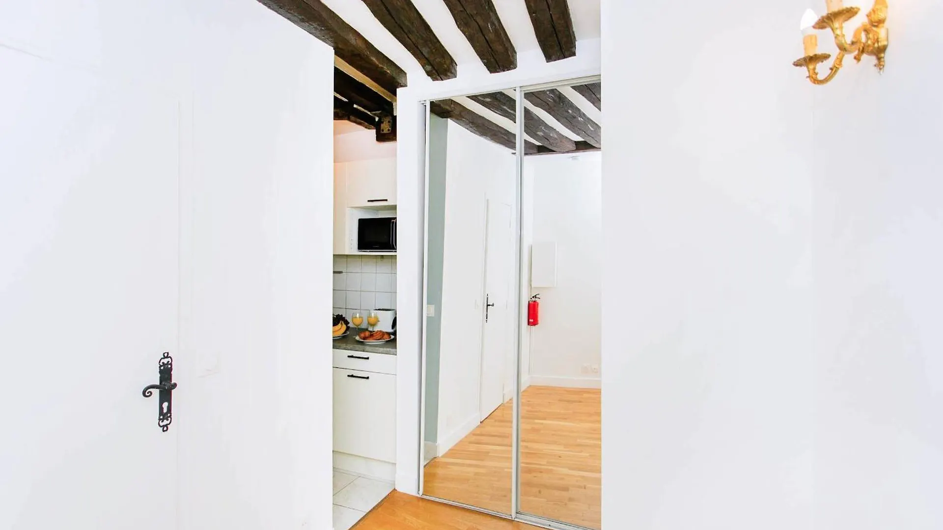 Le Louvre & Rivoli - 1Br - Cityapartmentstay Paris Apartment